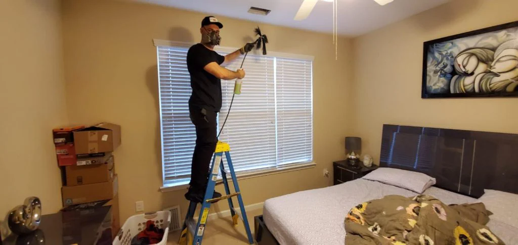 Professional Doing Air Duct Cleaning in Suwanee